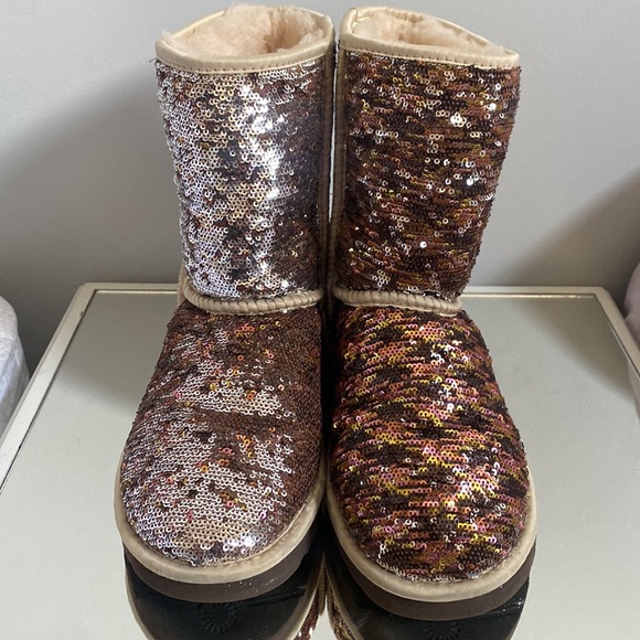 Ugg champagne sparkly sequined flip sequin boots - Picture 2 of 9